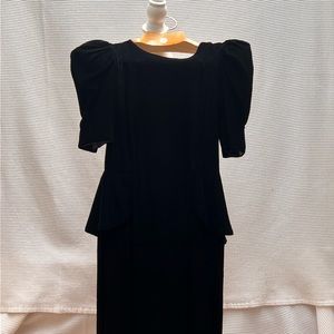 VINTAGE BLACK DRESS WITH BLACK BOW